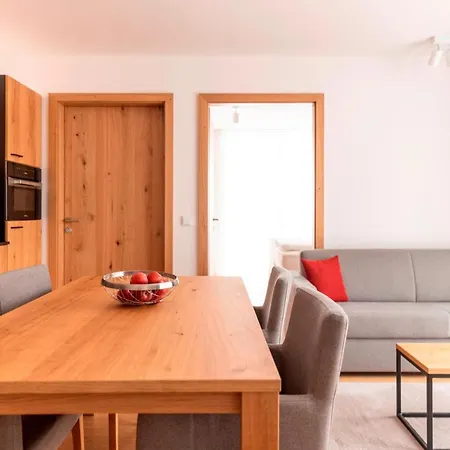 Aparthotel All-suite Inklusive Gaestekarte & Lauchsee-eintritt 4*